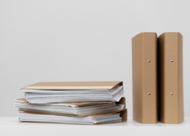 Узнайте, какие документы необходимы для инициирования банкротства юридического лица. В статье представлен полный список документов, советы по их по...