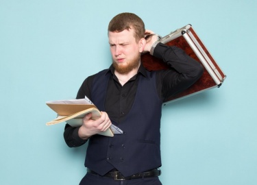 В этой статье рассматриваются основные ошибки, из-за которых компании часто проигрывают арбитражные споры, и даются рекомендации по их предотвращен...