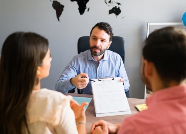 Узнайте, как решить споры с туроператорами в Санкт-Петербурге, включая отмену путевки и компенсацию ущерба. Пошаговая инструкция по подаче претензи...