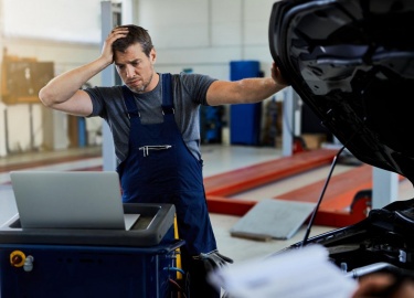 Узнайте, как вернуть деньги или получить компенсацию за некачественные услуги автосервисов в Санкт-Петербурге. Пошаговое руководство по подаче жало...