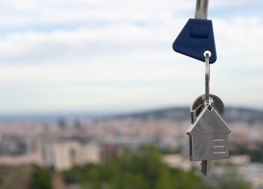 Статья раскрывает нюансы банкротства физических лиц при наличии ипотеки. Рассматриваются законодательные изменения 2024 года, возможность списания ...