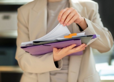 Статья подробно описывает, какие документы необходимы для оформления банкротства через МФЦ в 2024 году. В ней представлен полный перечень бумаг, их...