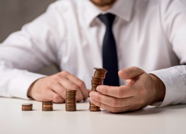 Узнайте, что такое субсидиарная ответственность и почему она представляет серьезный риск для владельцев бизнеса и директоров. В статье подробно раз...