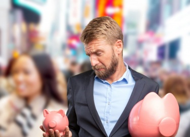 В статье подробно рассматриваются последствия банкротства физического лица в России. Читатели узнают о юридических ограничениях, финансовых и социа...