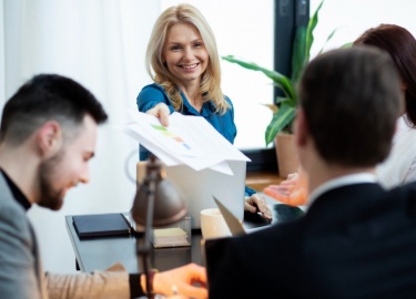 Статья рассматривает возможность банкротства при официальном трудоустройстве. В ней объясняются условия и процесс подачи заявления, преимущества и ...